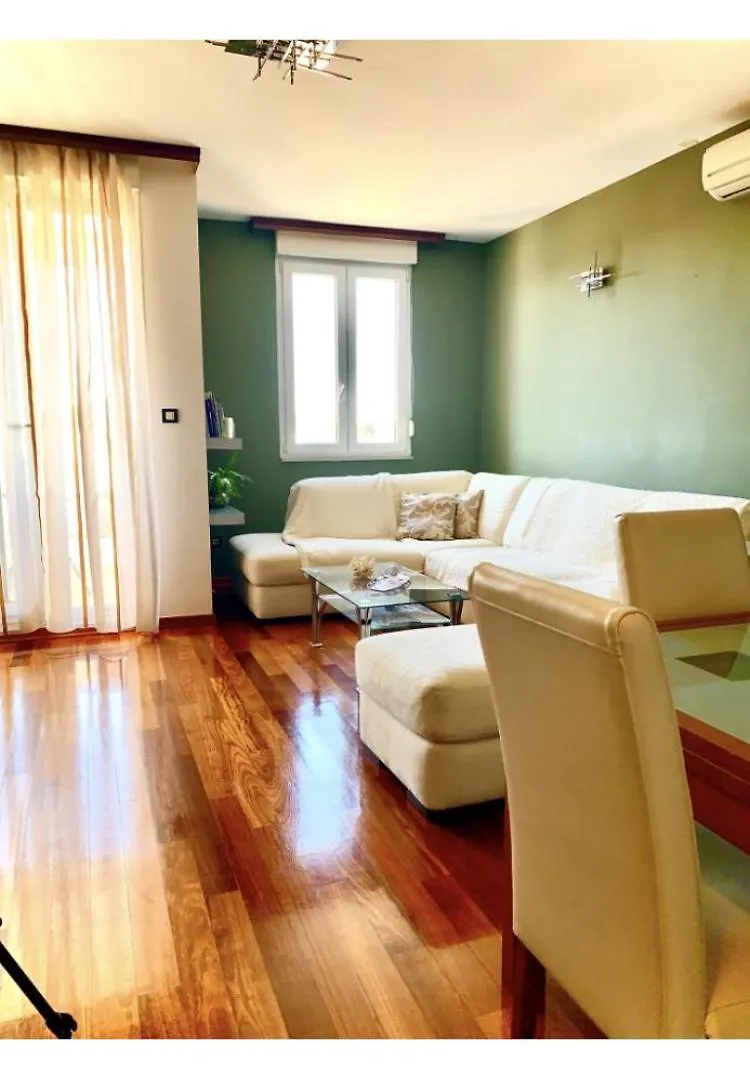 Capital Rooms Split